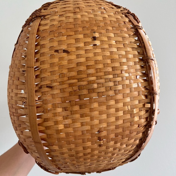 Unique vintage wicker basket - Picture 4 of 9